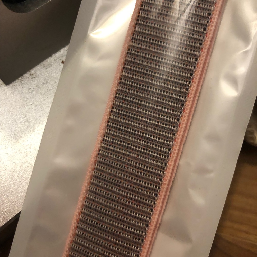MAKE ME AN OFFER! Apple Watch band 42mm Brand new. - Picture 2 of 3